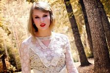 Gorgeous Taylor Swift 4K HD Wallpaper