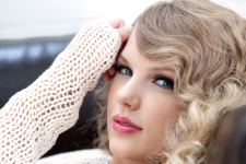 Taylor Swift HD Desktop Free Wallpaper