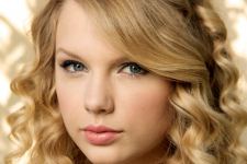 Taylor Swift Wide Full HD Wallpaper
