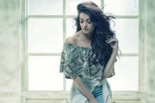 Aishwarya Filmfare, Blue and Grey off Shoulder Dress Wallpaper