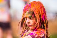 Beautiful Baby Child Girl Play With Colors on Holi Festival of Colors Wallpapers