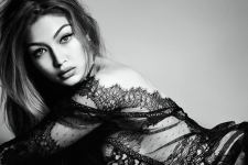 Gigi Hadid in Black 4K Wallpaper