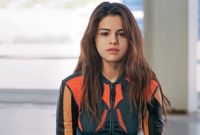 Selena Gomez Ultra HD Photoshot Wallpaper