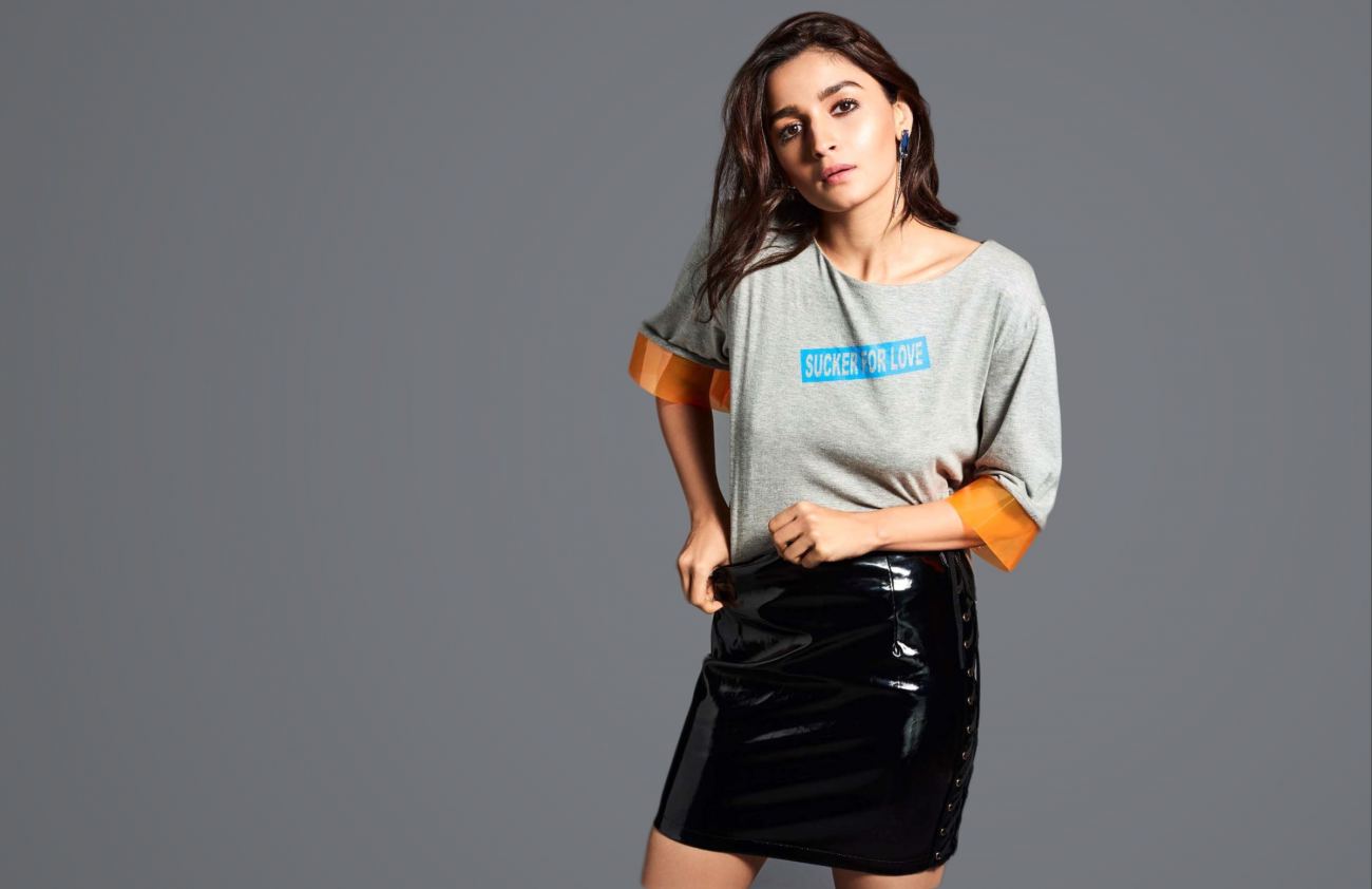 Actress Alia Bhatt Wallpaper