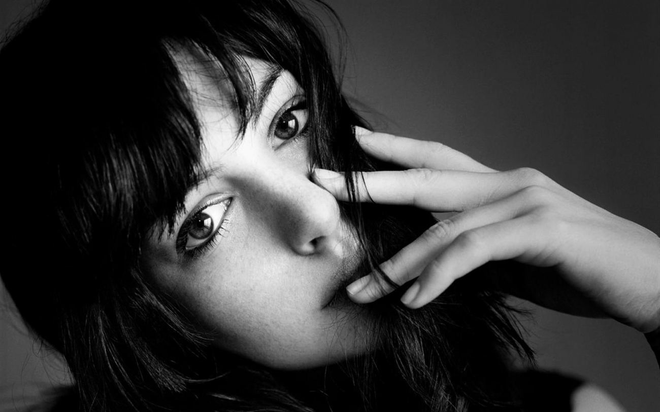 Anne Hathaway Celebrity HD Desktop Wallpaper