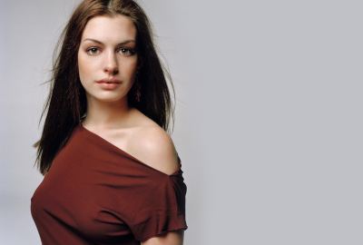 Gorgeous Anne Hathaway HD Wallpaper