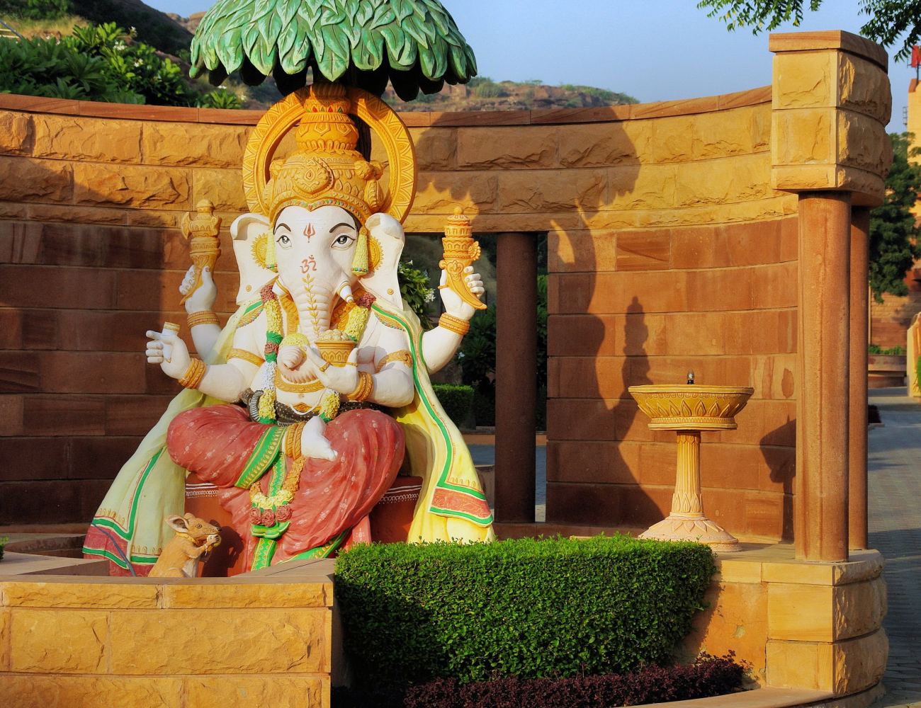 HD Wallpaper White and Green Ganesha Statue