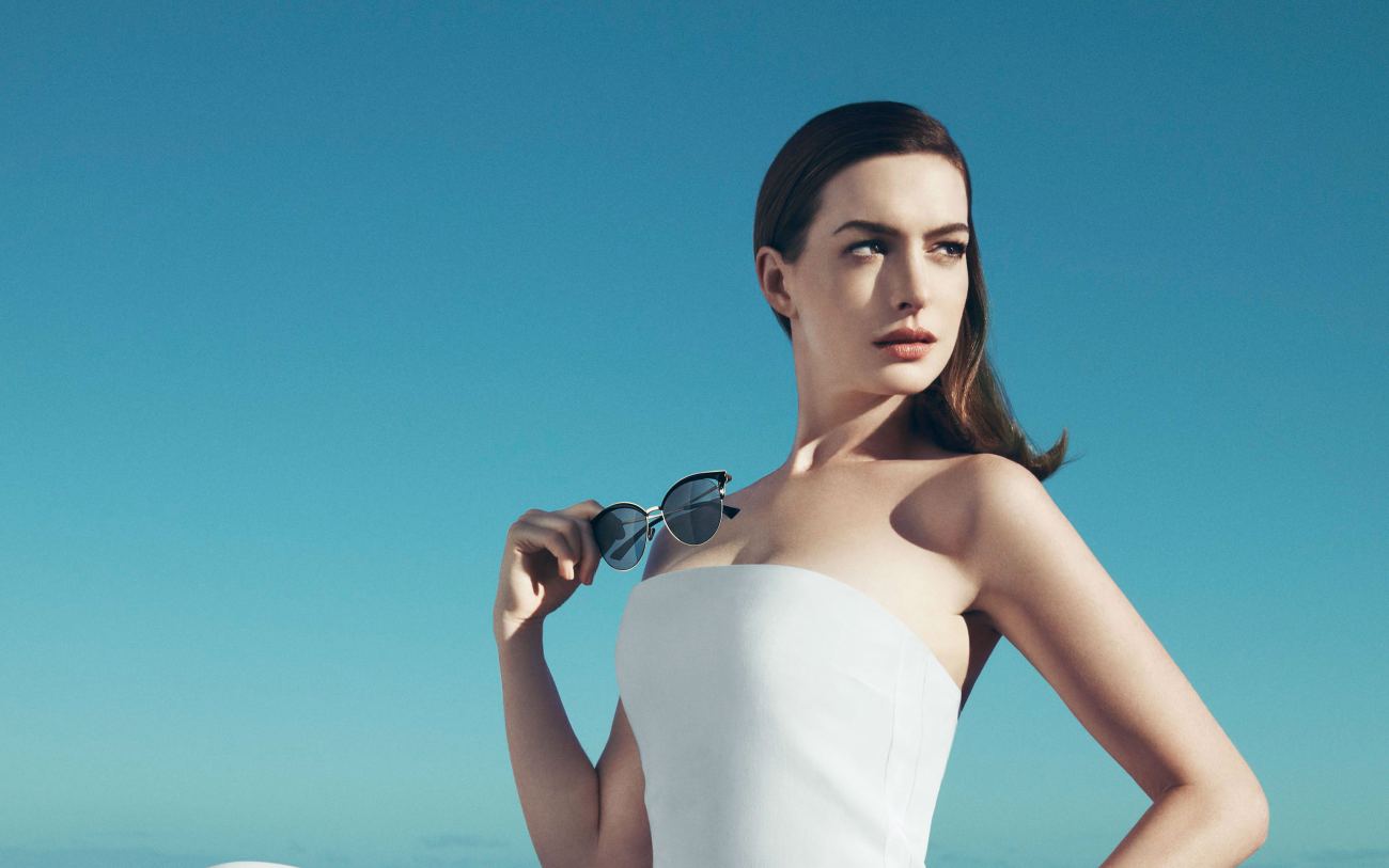 Photoshoot Beautiful Anne Hathaway Wallpaper