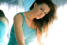 Teal Tank Top Actress Anne Hathaway Wallpaper