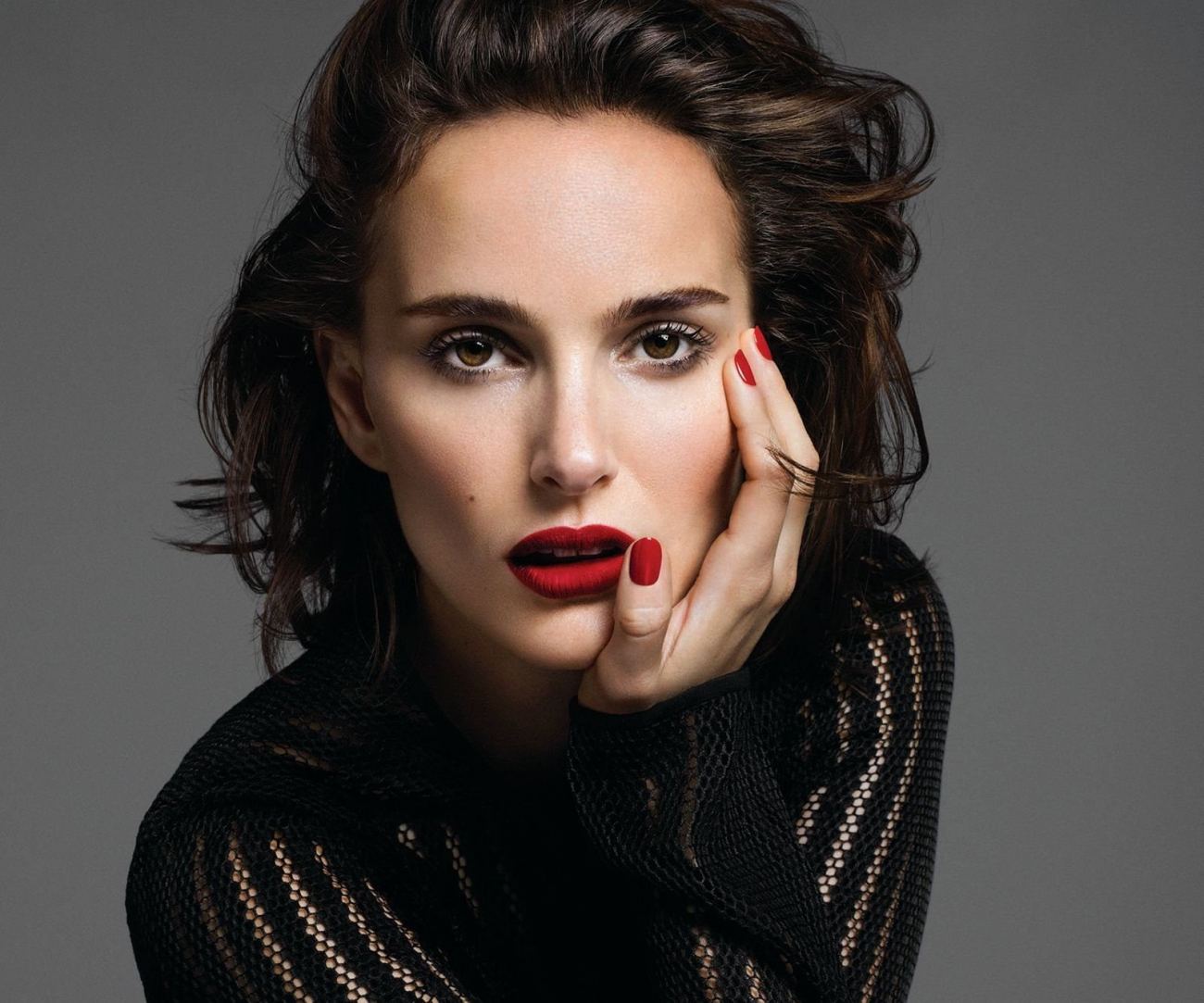 Actress Natalie Portman Face Lipstick Wallpaper