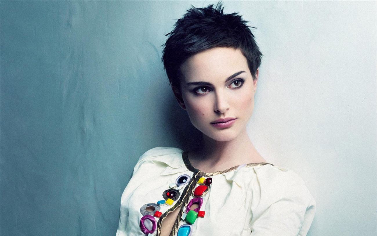 Actress Natalie Portman Face Wallpaper