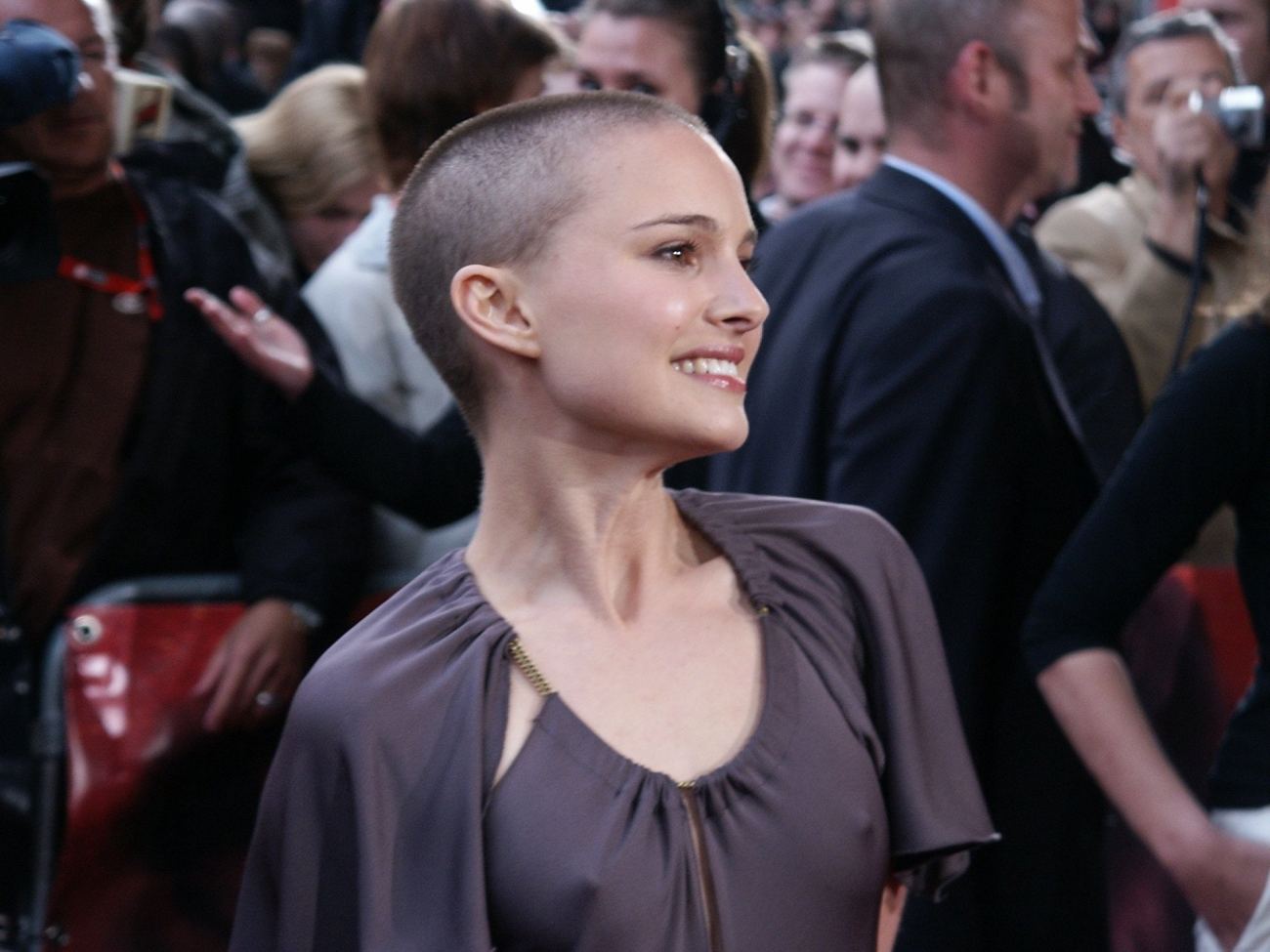 Actress Natalie Portman in Public Wallpaper