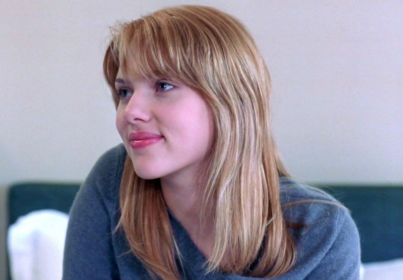 Actress Scarlett Johansson Beautiful Wallpaper