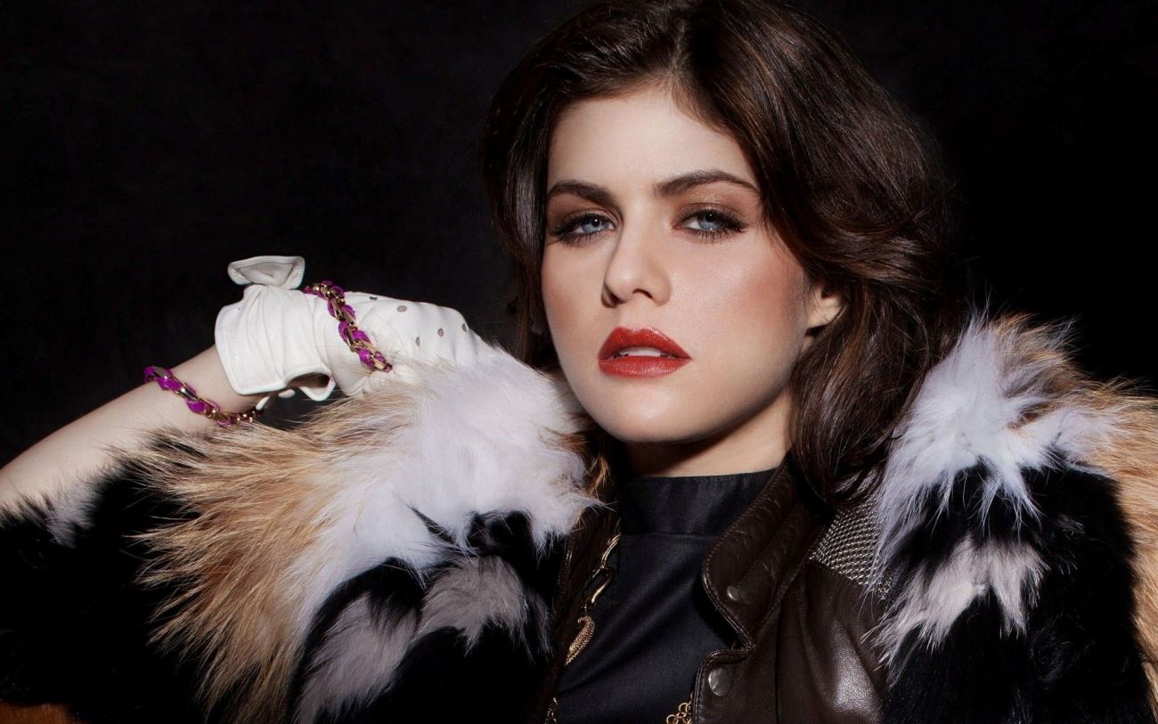 Alexandra Daddario Desktop Backgrounds Wallpaper