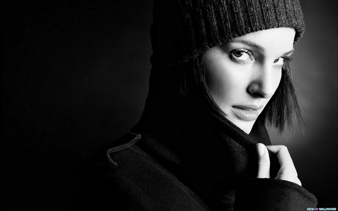 Natalie Portman in Black Wallpapers