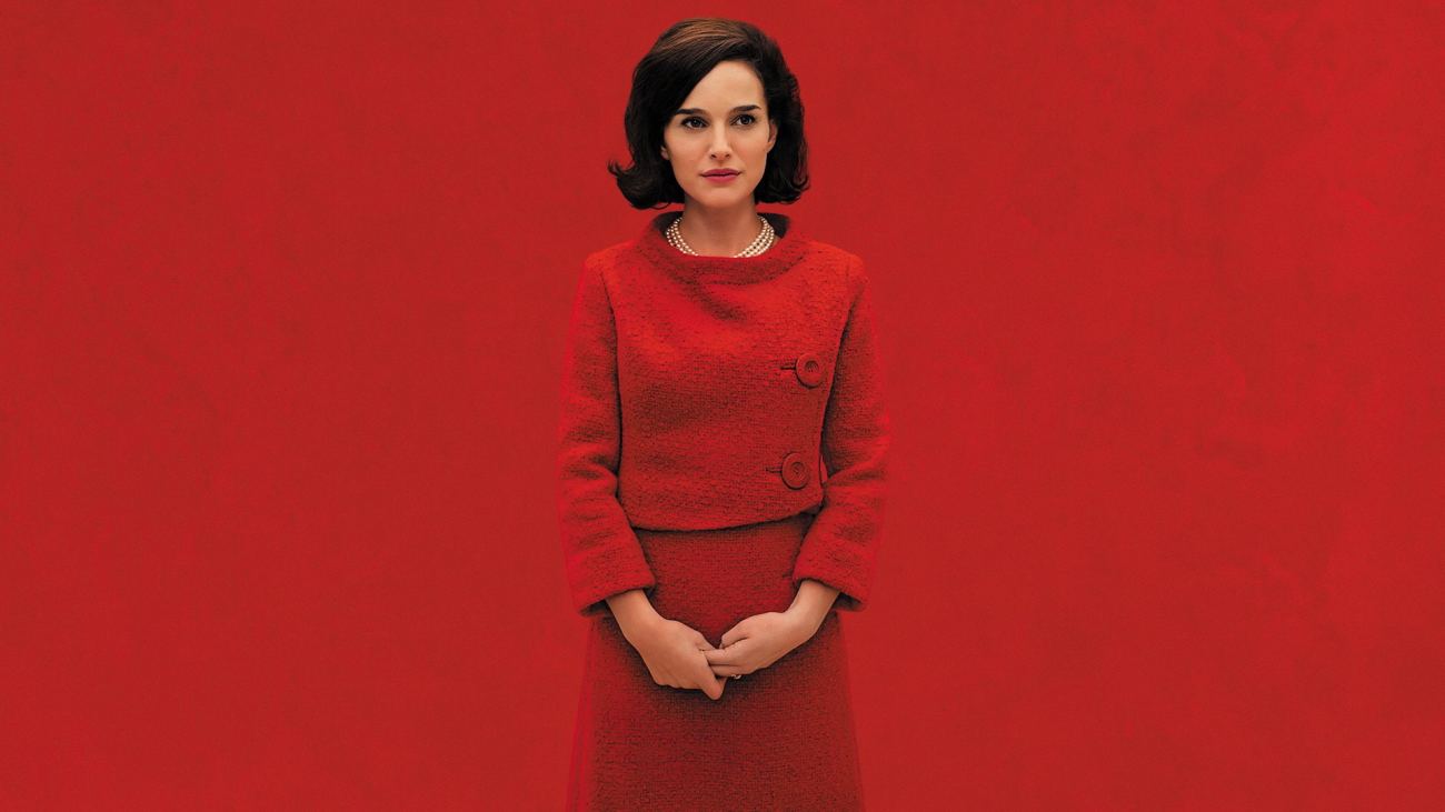 Natalie Portman in Red Wallpaper