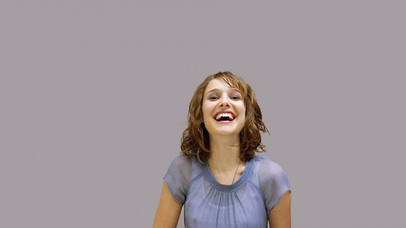 Natalie Portman Purple Wallpaper