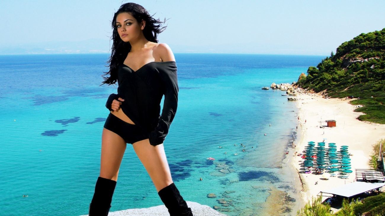 Sexy Mila Kunis Widescreen HD Wallpaper