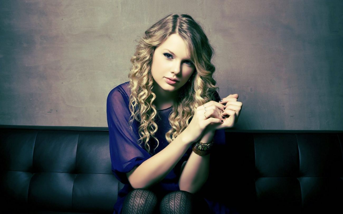 Taylor Swift Free Wide HD Wallpaper