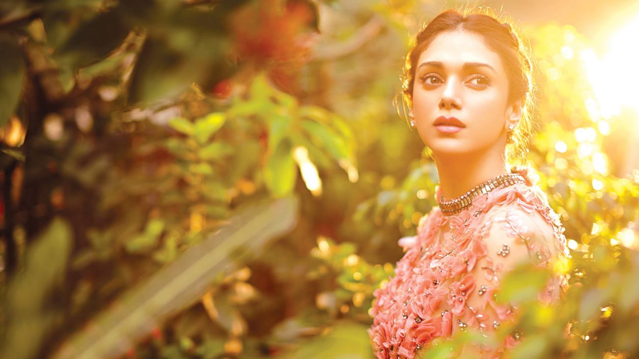 Aditi Rao Hydari HD Model Wallpaper
