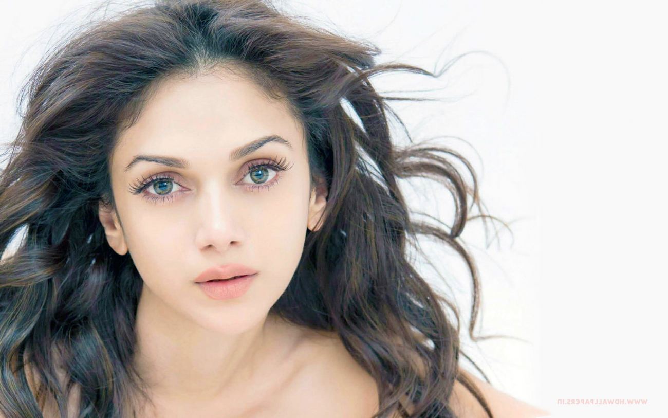 Aditi Rao Hydari Indian Celebrities Wallpaper
