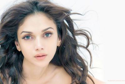 Aditi Rao Hydari Indian Celebrities Wallpaper