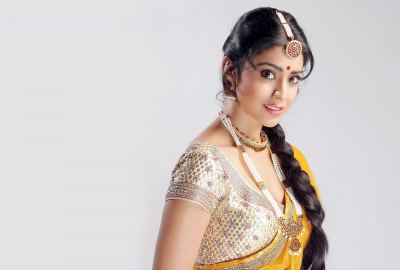 Shriya Saran 4K Wallpaper
