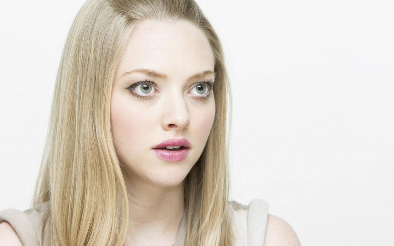 Beloved Amanda Seyfried Top Model Wide HD Wallpaper