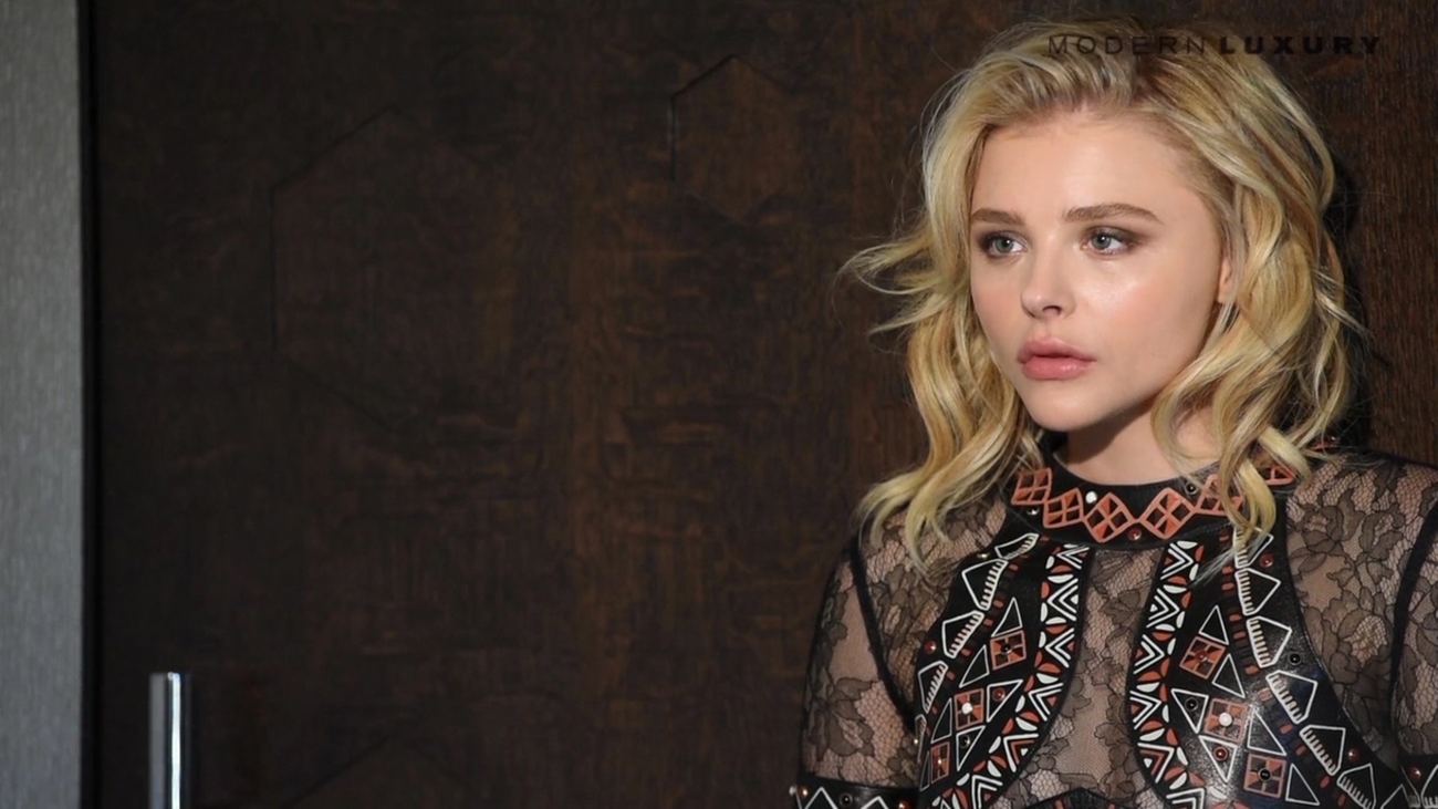 Gorgeous Chloe Grace Moretz Famous Actress Wallpaper
