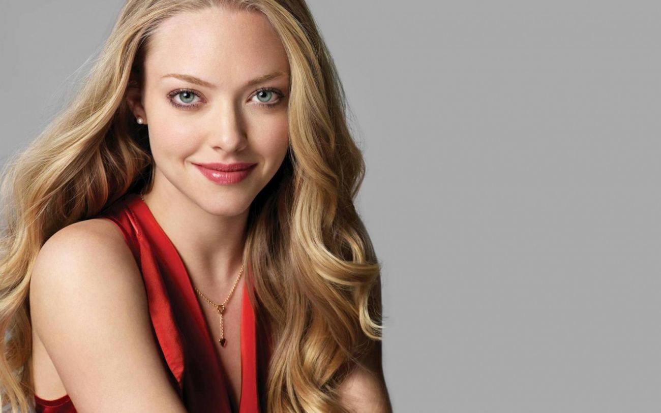 Hollywood Actress Amanda Seyfried Ultra HD Wallpaper