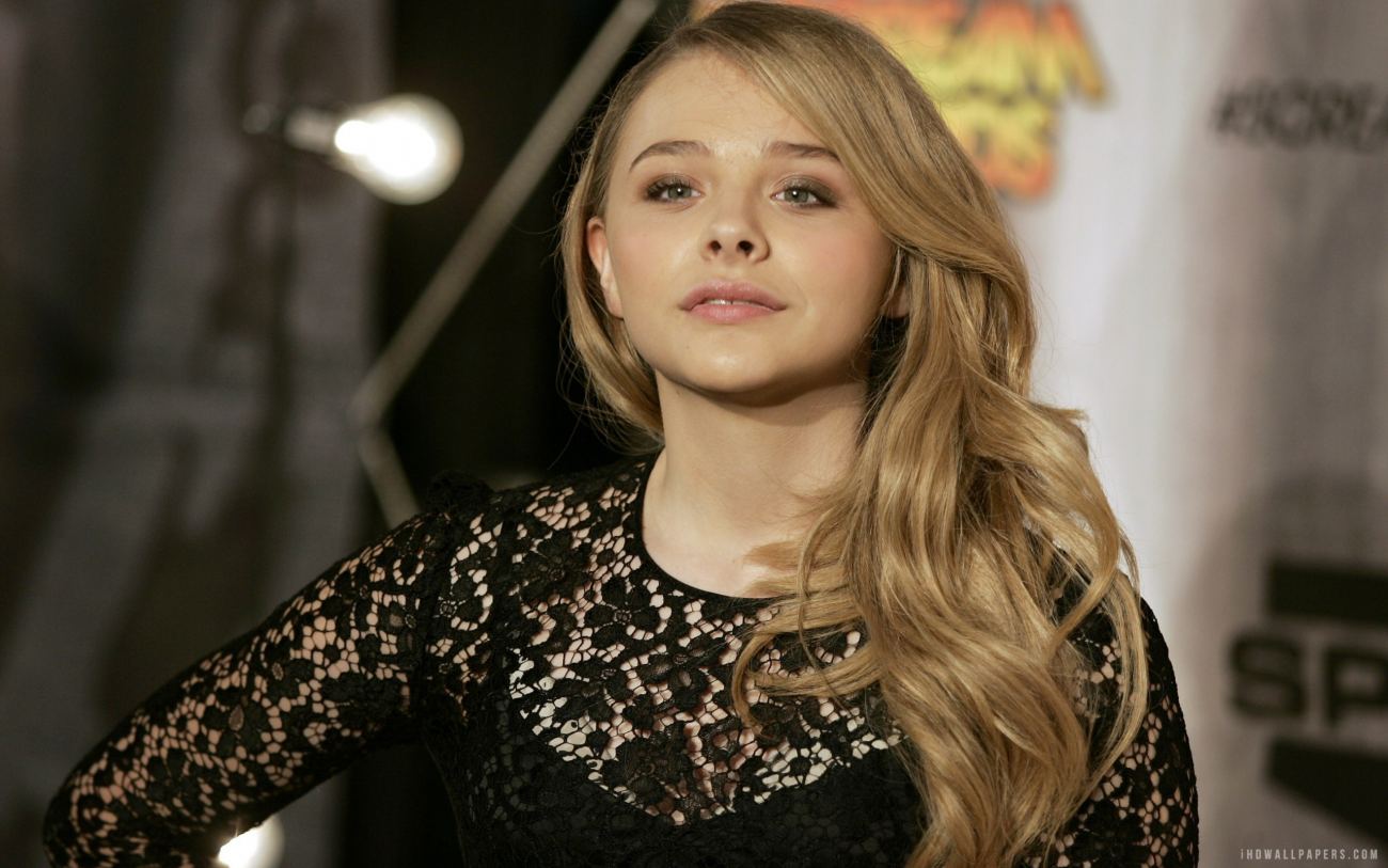 Chloe Grace Moretz Brown Hairs Wide HD Wallpaper