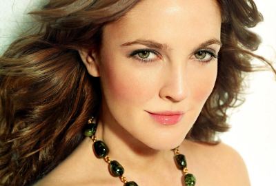 Beautiful Actress Drew Barrymore Wallpapers