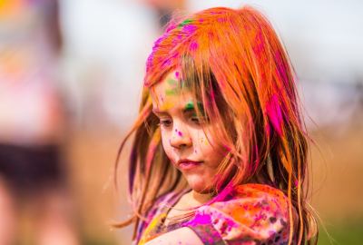 Beautiful Baby Child Girl Play With Colors on Holi Festival of Colors Wallpapers