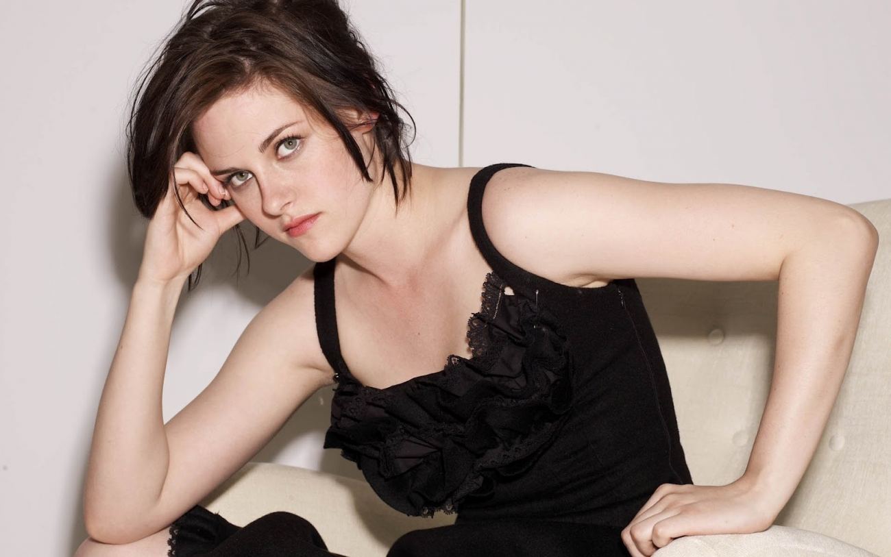 Cute Kristen Stewart in Black Dress