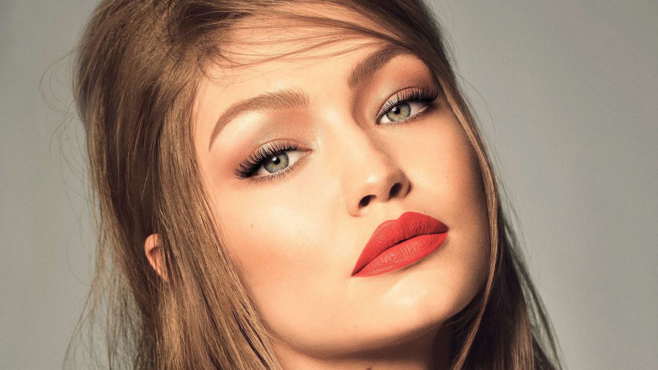 Cute Model Gigi Hadid 4K Wallpaper