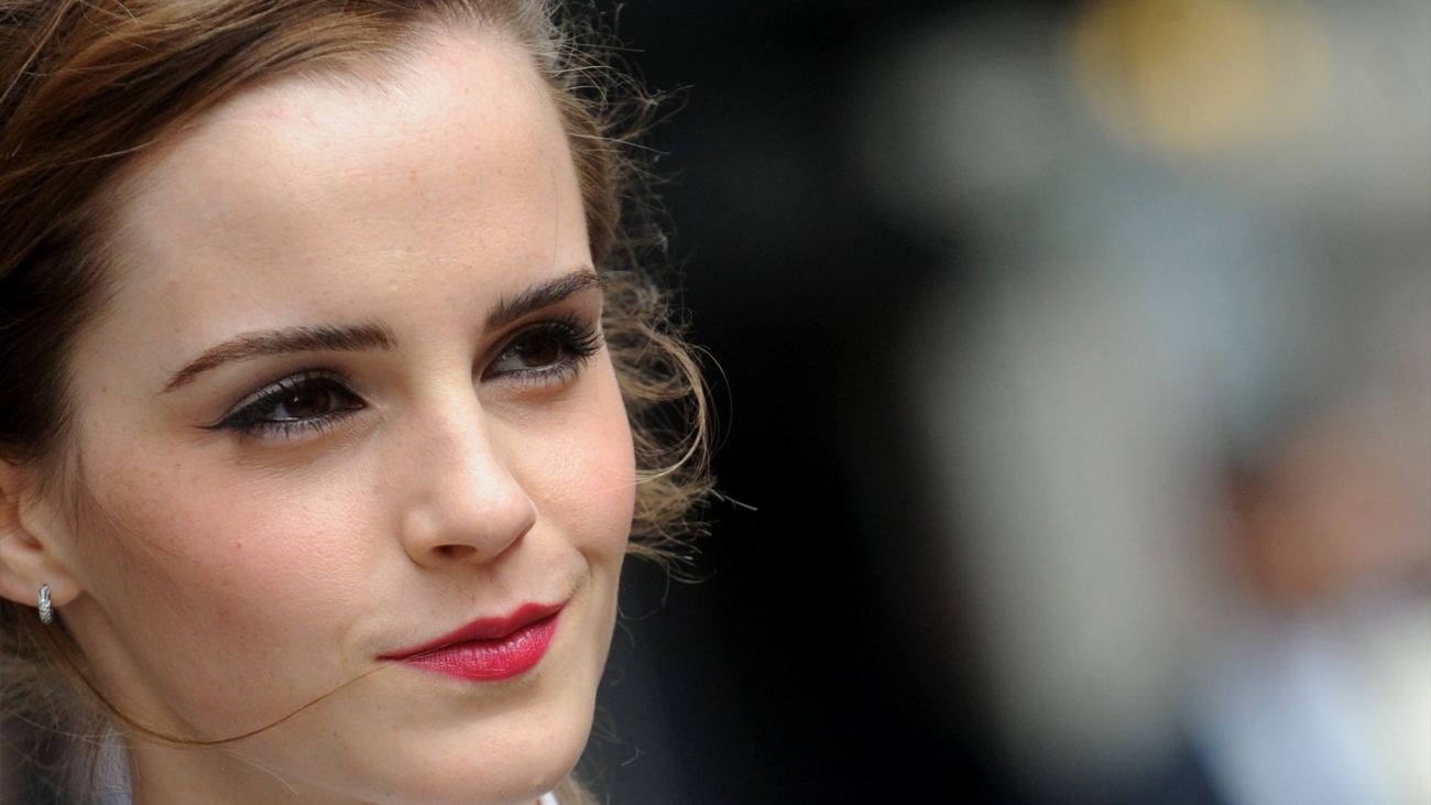 Cute Red Lips of Emma Watson HD Pics