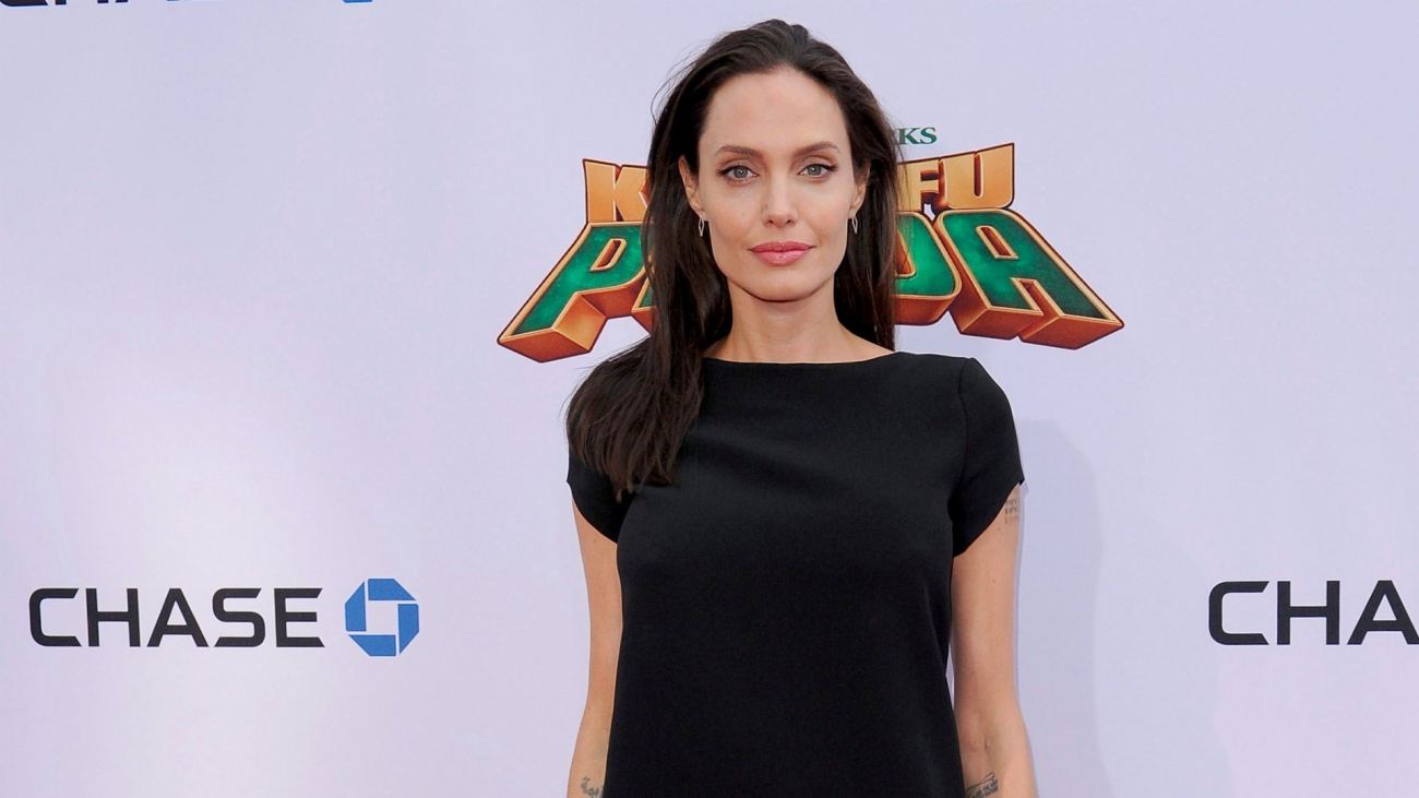 New HD Wallpaper of Angelina Jolie Hollywood Actress