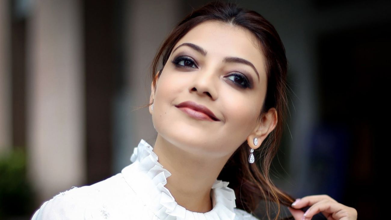 Actress Kajal Aggarwal Beautiful Wallpaper