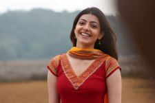Actress Kajal Aggarwal With Cute Smile Wallpaper