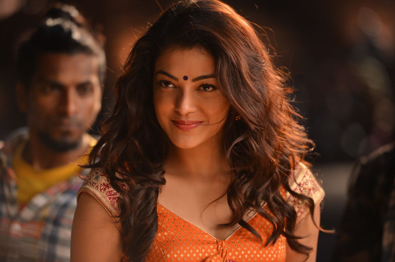 Kajal Aggarwal Item Song Pakka Local Wallpaper