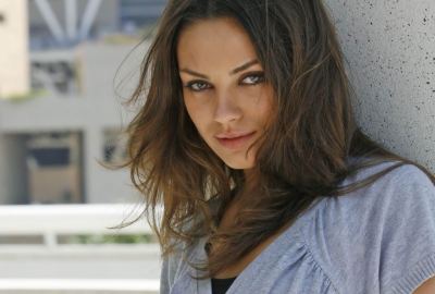 Mila Kunis Actress Faces Sexy Look Wallpaper