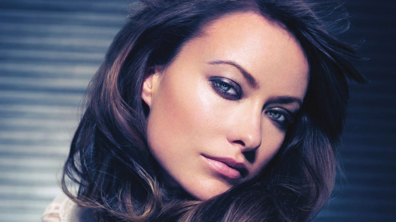 Olivia Wilde With Brunette Hair Wallpaper