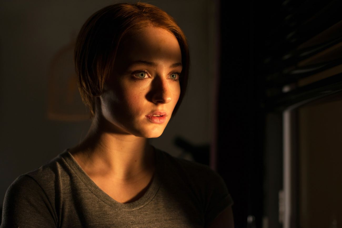 Sophie Turne Actress Showing Emotion Wallpaper