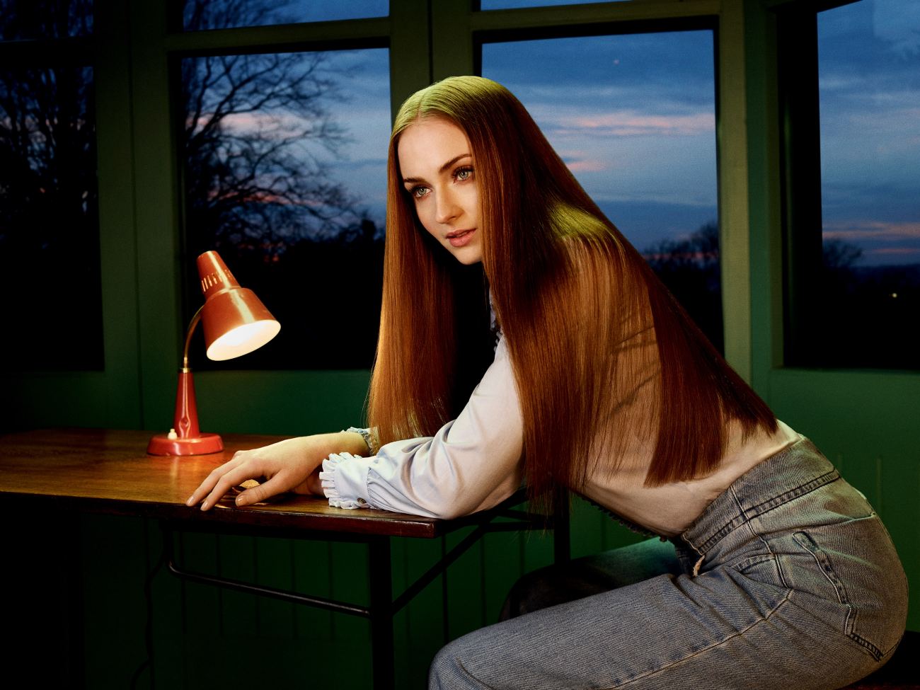 Sophie Turner Actress Looking into the Distance Wallpaper