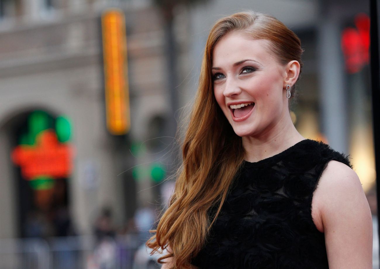 Sophie Turner Actress Smiling Long Hair Wallpaper