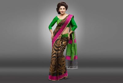 Beautiful Actress Isha Talwar in Saree Wallpaper