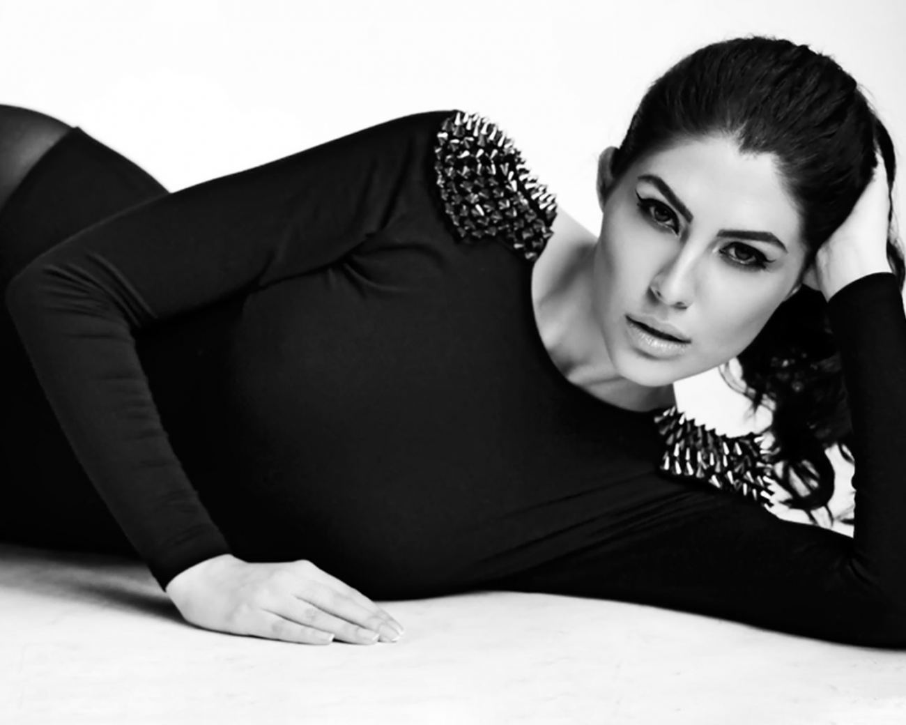 Elnaaz Norouzi Black White