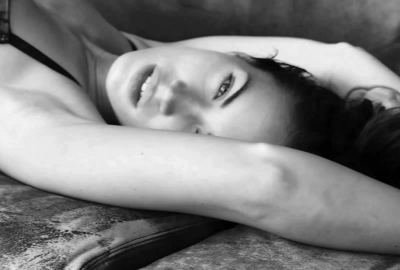 Megan Fox Armpits Lying Down Wallpaper