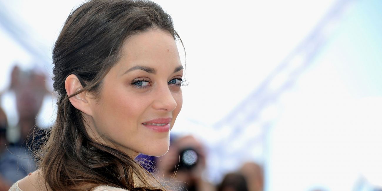 Sexy Eyes of Actress Marion Cotillard HD Wallpapers