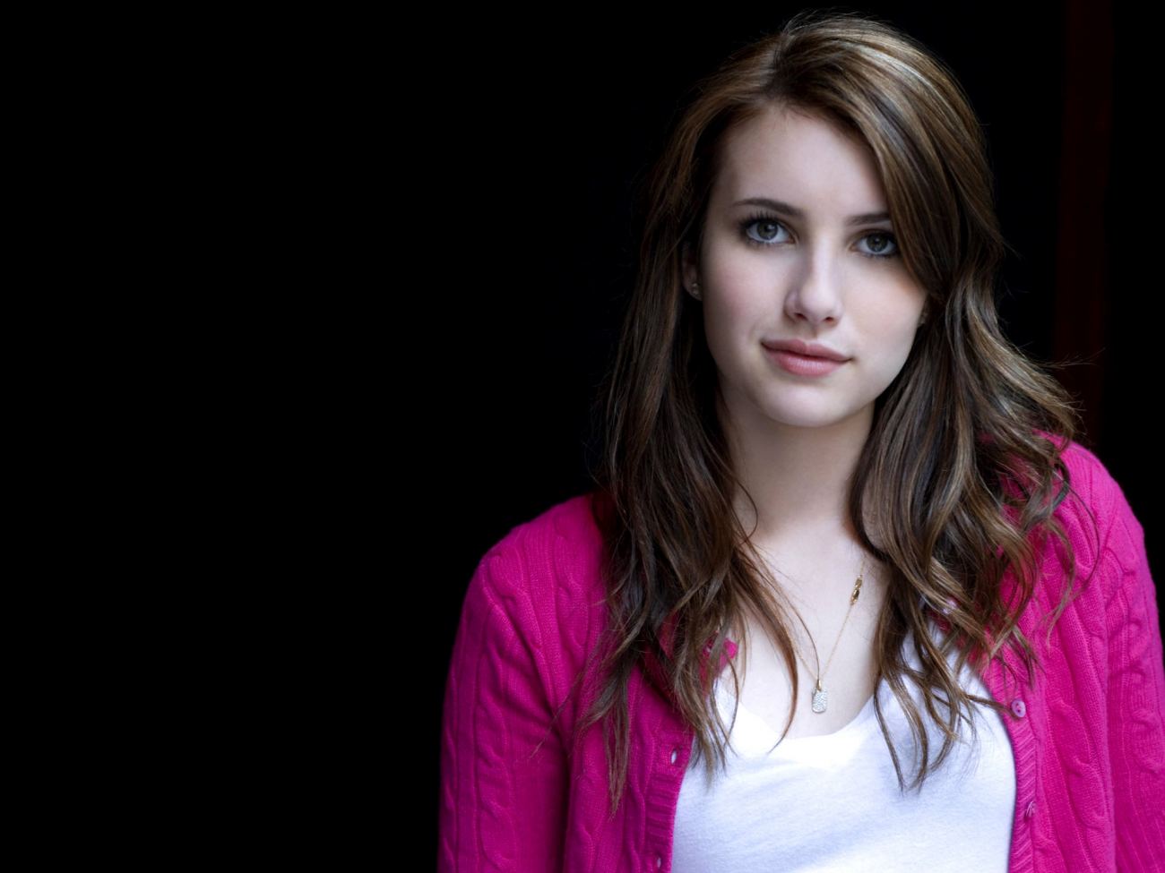 Beautiful Emma Roberts American Actress HD Wallpaper